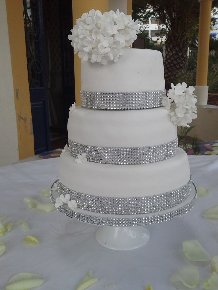 Wedding Cakes With Bling
 bling wedding cakes