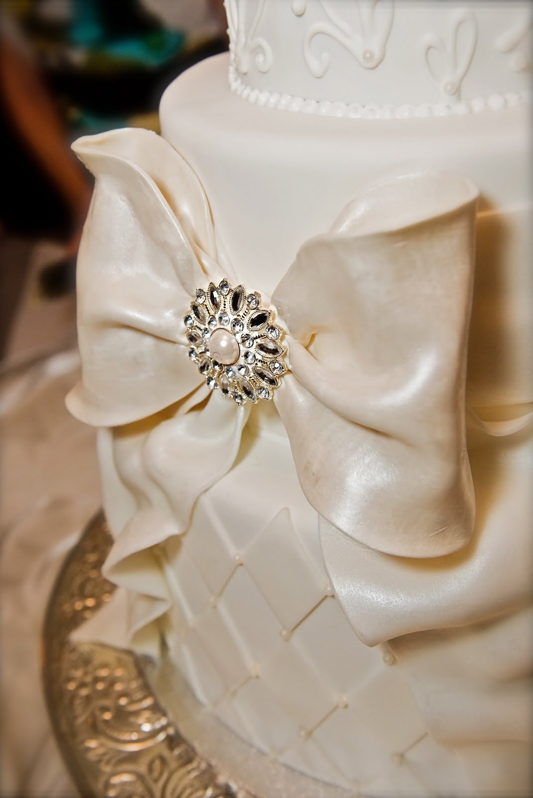 Wedding Cakes With Bows
 The Good Apple Big Bow Wedding Cake