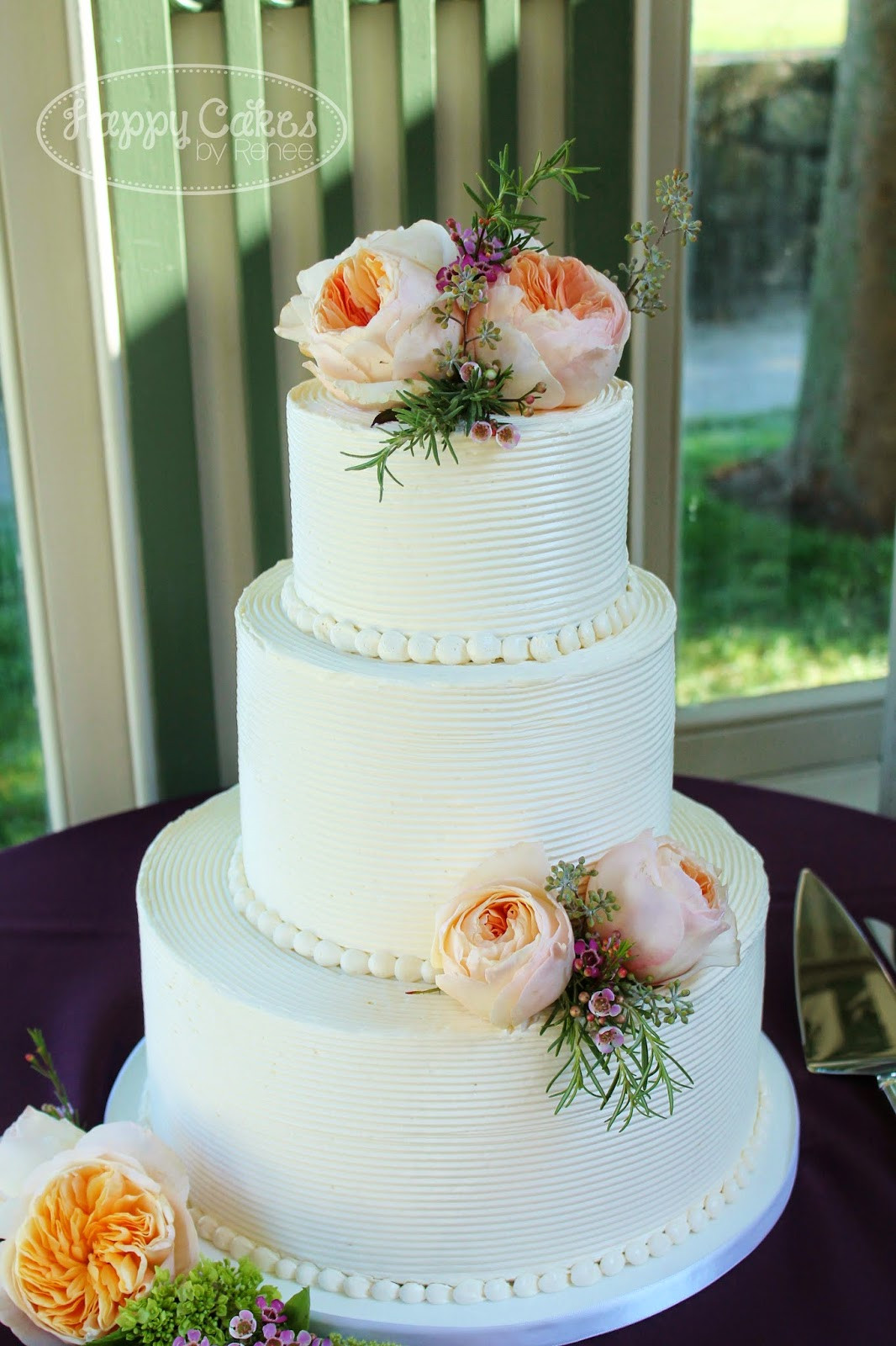 Wedding Cakes With Buttercream Frosting
 Happy Cakes Bakes bed Buttercream Cake