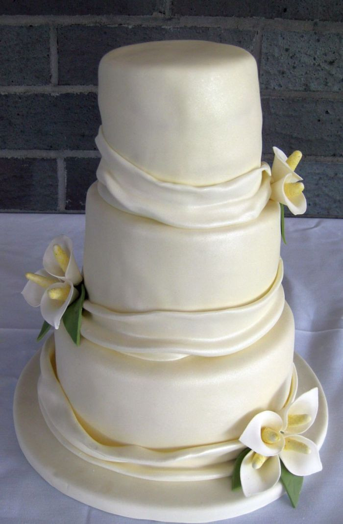 Wedding Cakes With Calla Lilies
 Calla Lily Wedding Cakes