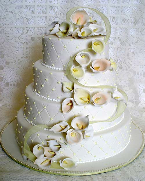 Wedding Cakes With Calla Lilies
 Lovely Calla Lilly Wedding Cakes