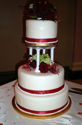 Wedding Cakes With Columns
 photo