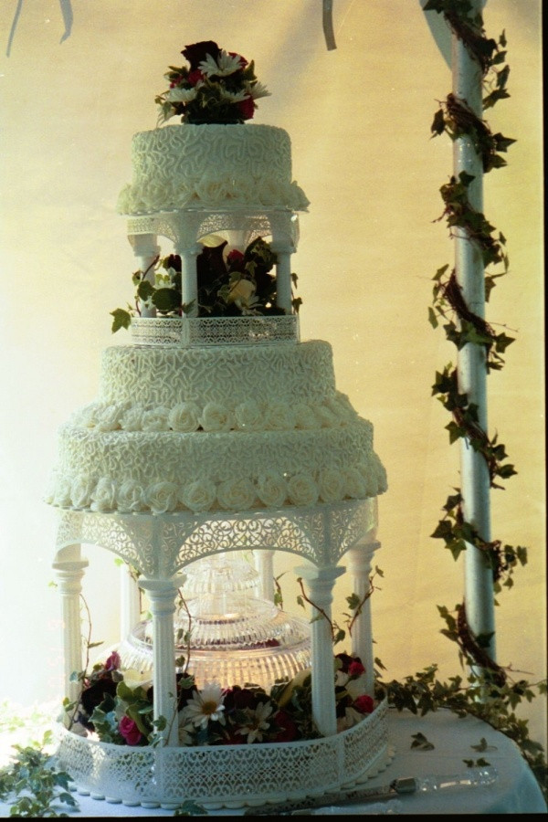 Wedding Cakes With Columns
 4 Wedding cake 3 tiers 2 sets of columns fountain