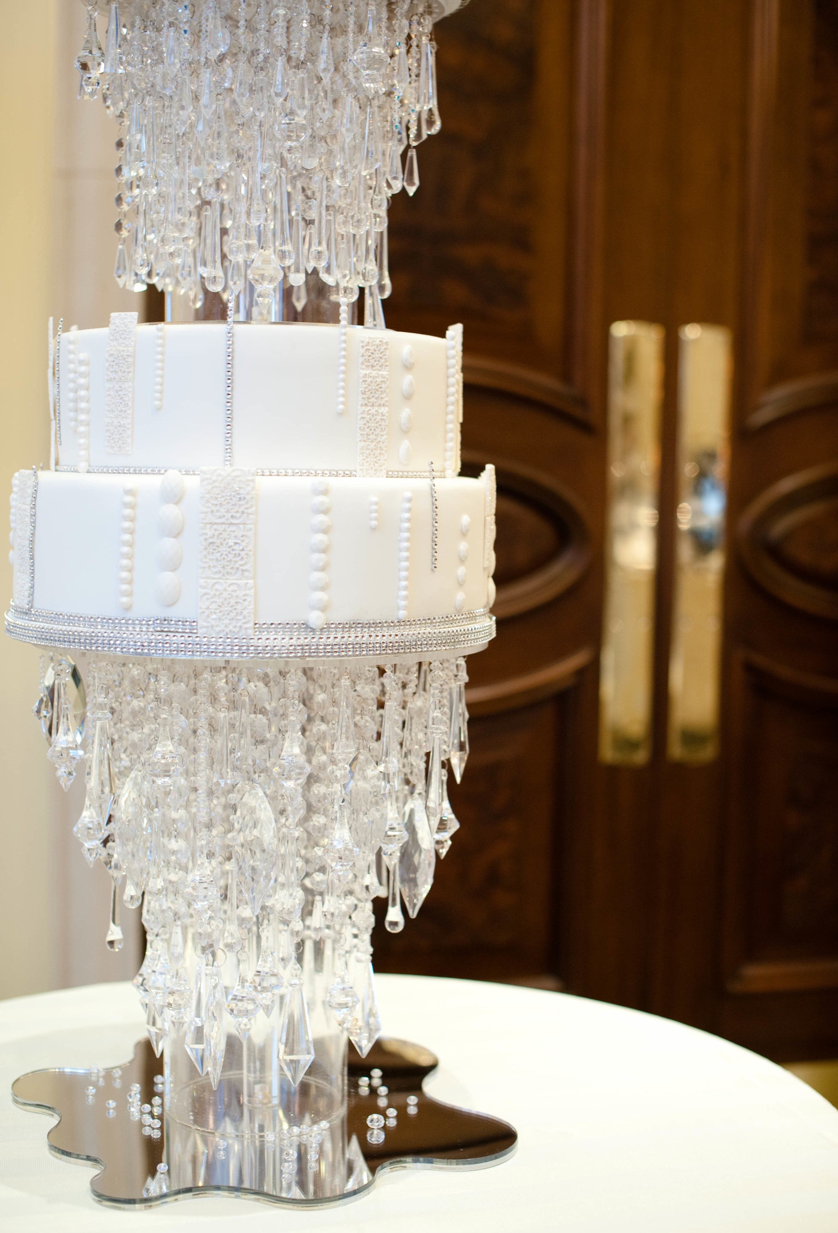 Wedding Cakes With Crystals
 Cake Heaven Elizabeth s Cake Emporium The Inspired