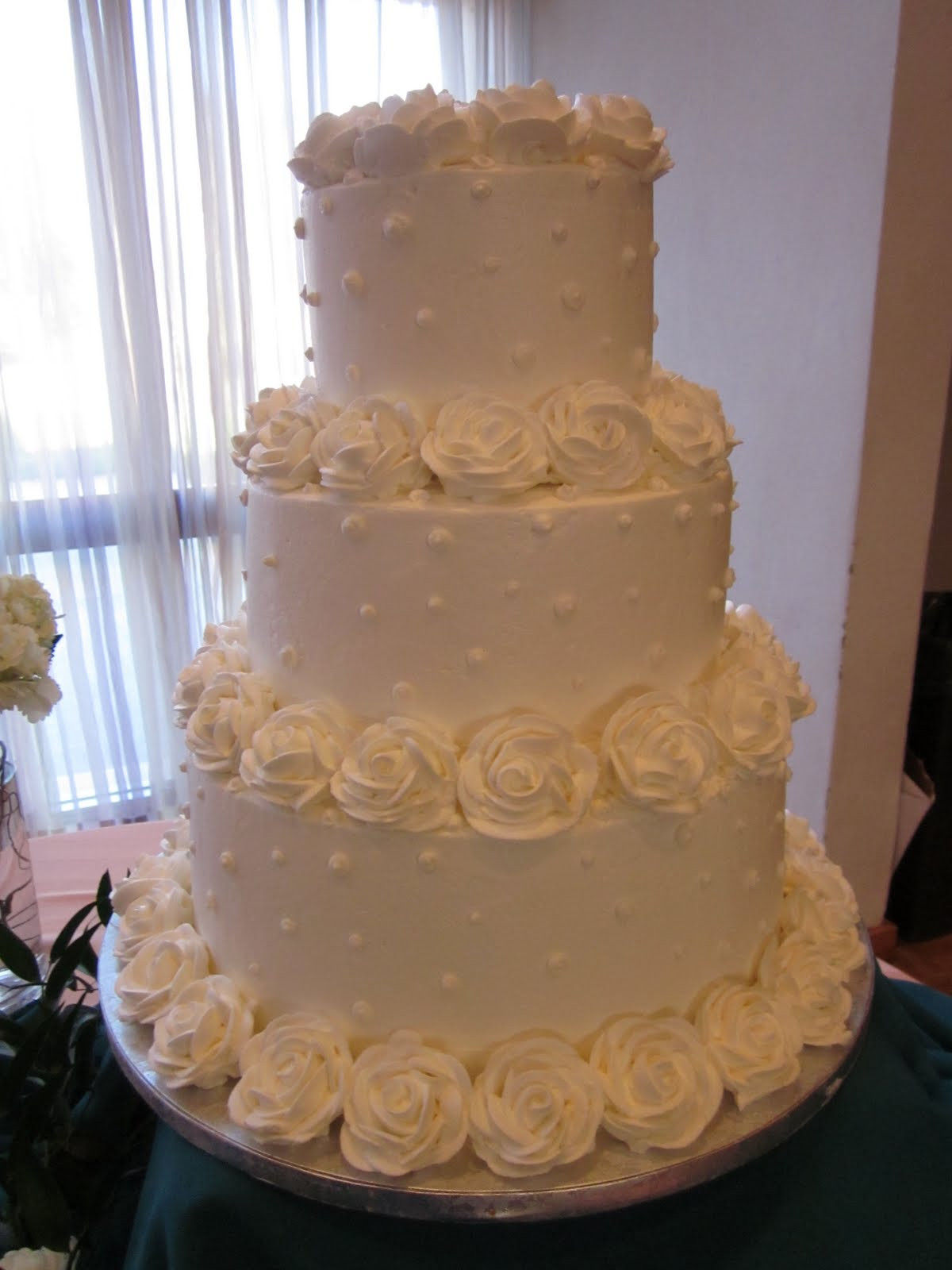Wedding Cakes With Cupcakes Prices
 10 tips on how to choose your Publix wedding cakes idea