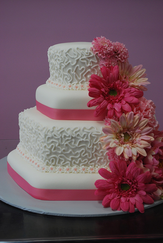 Wedding Cakes With Daisies
 Cake Portfolio