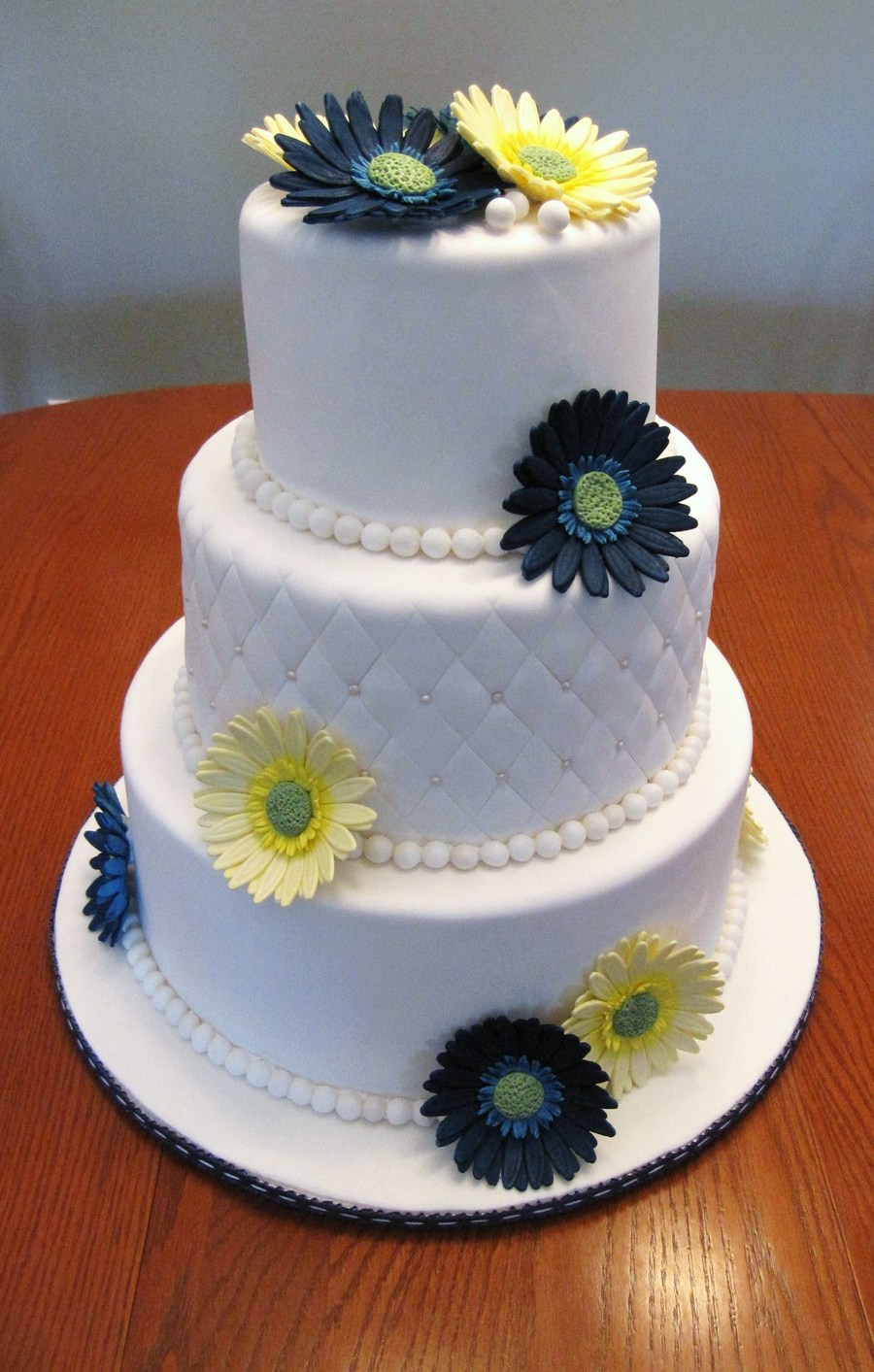 Wedding Cakes With Daisies
 Gerbera Daisy Wedding Cake CakeCentral