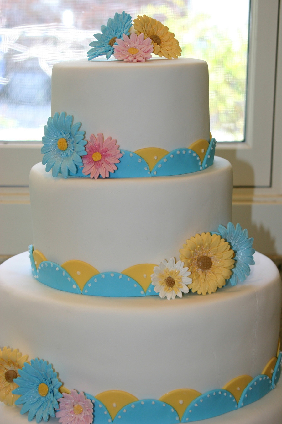 Wedding Cakes With Daisies
 Gerbera Daisy Wedding Cake CakeCentral