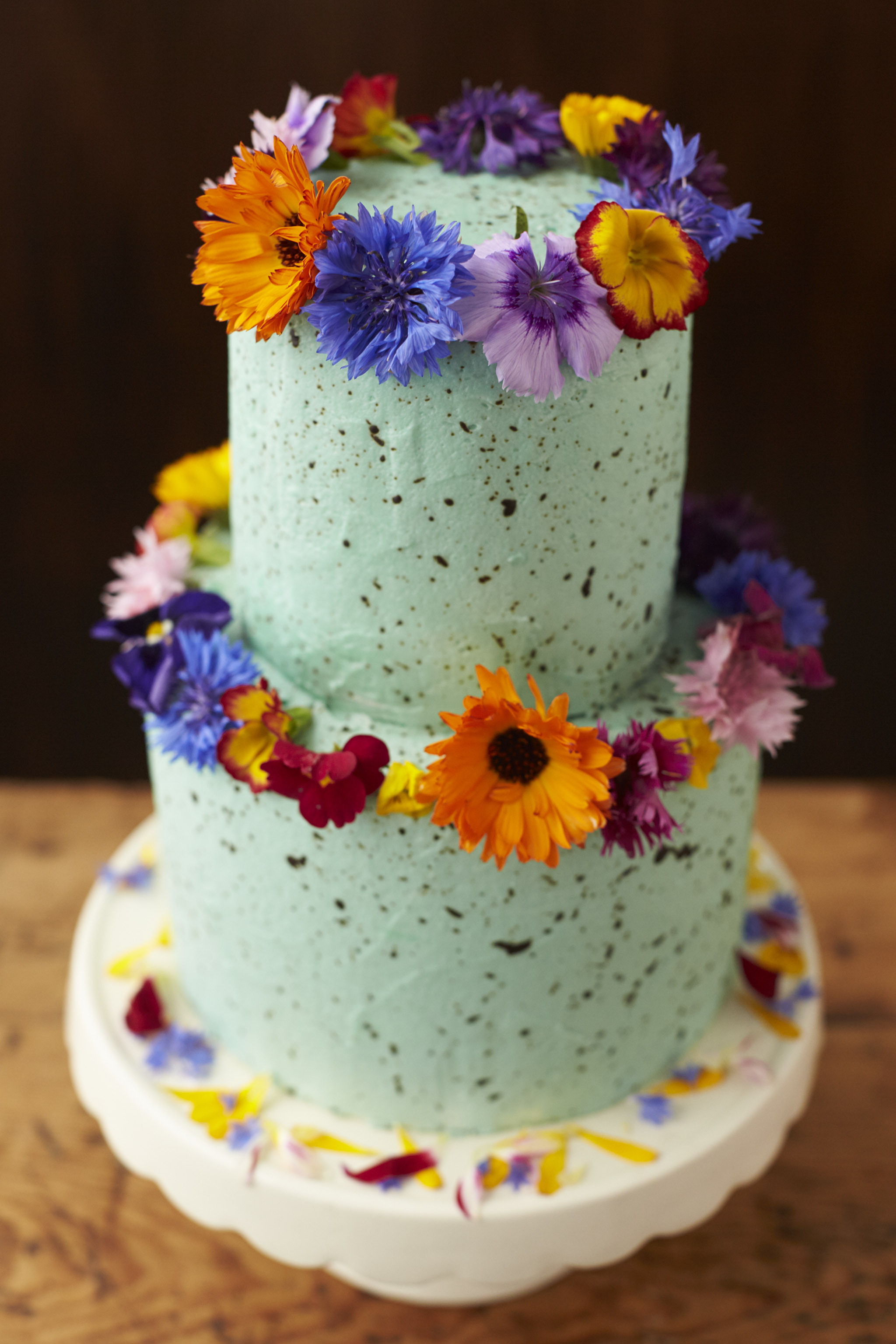 Wedding Cakes With Flowers
 Using Fresh Flowers Wedding Cakes The Guide Fresh