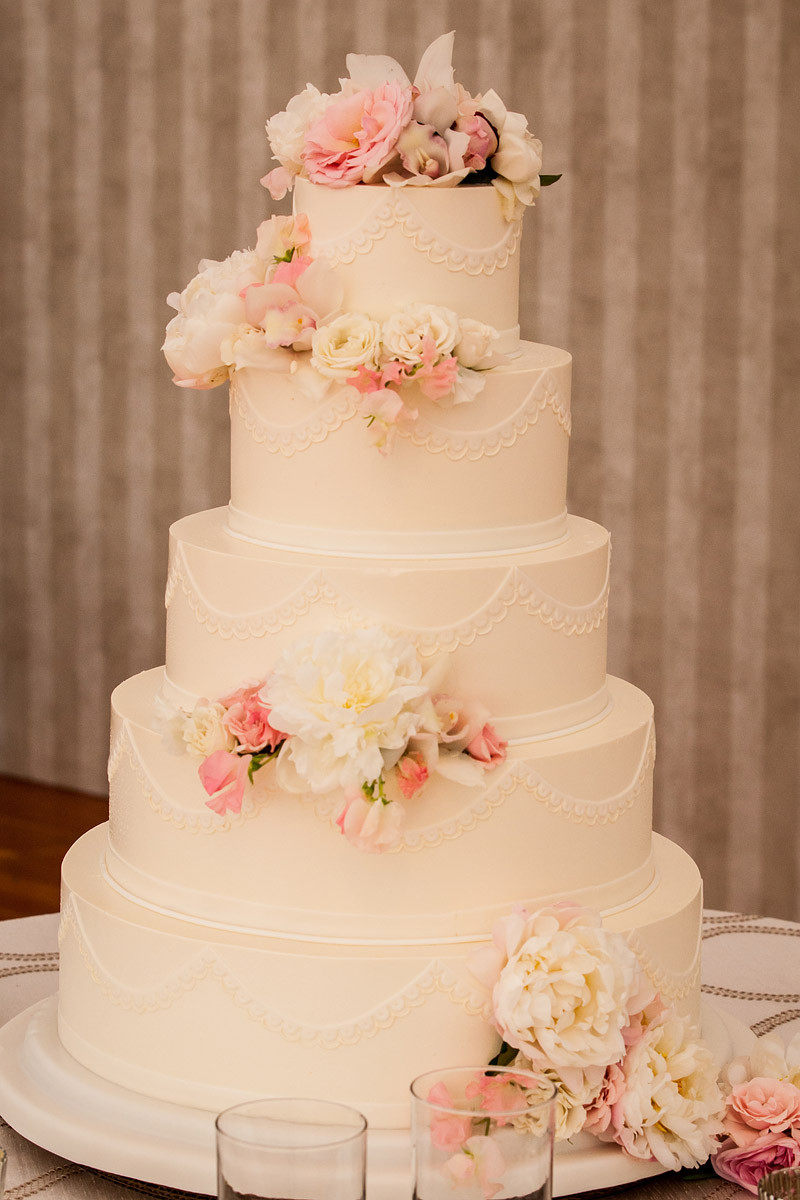 Wedding Cakes With Flowers
 Confectionery Designs Vogue Magazine Featured Wedding