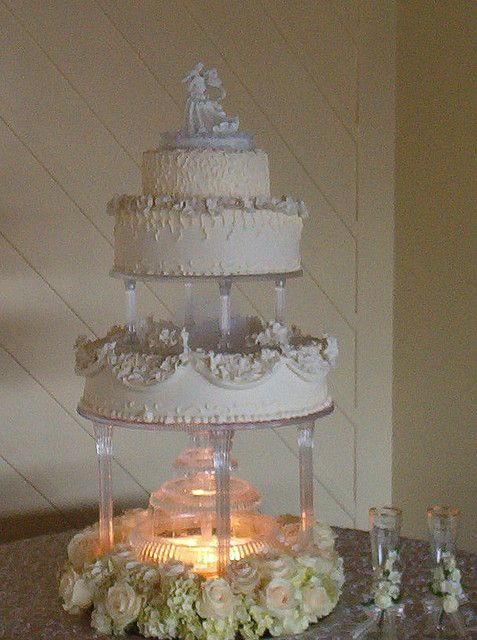 Wedding Cakes With Fountain
 17 Best images about wedding cakes on Pinterest