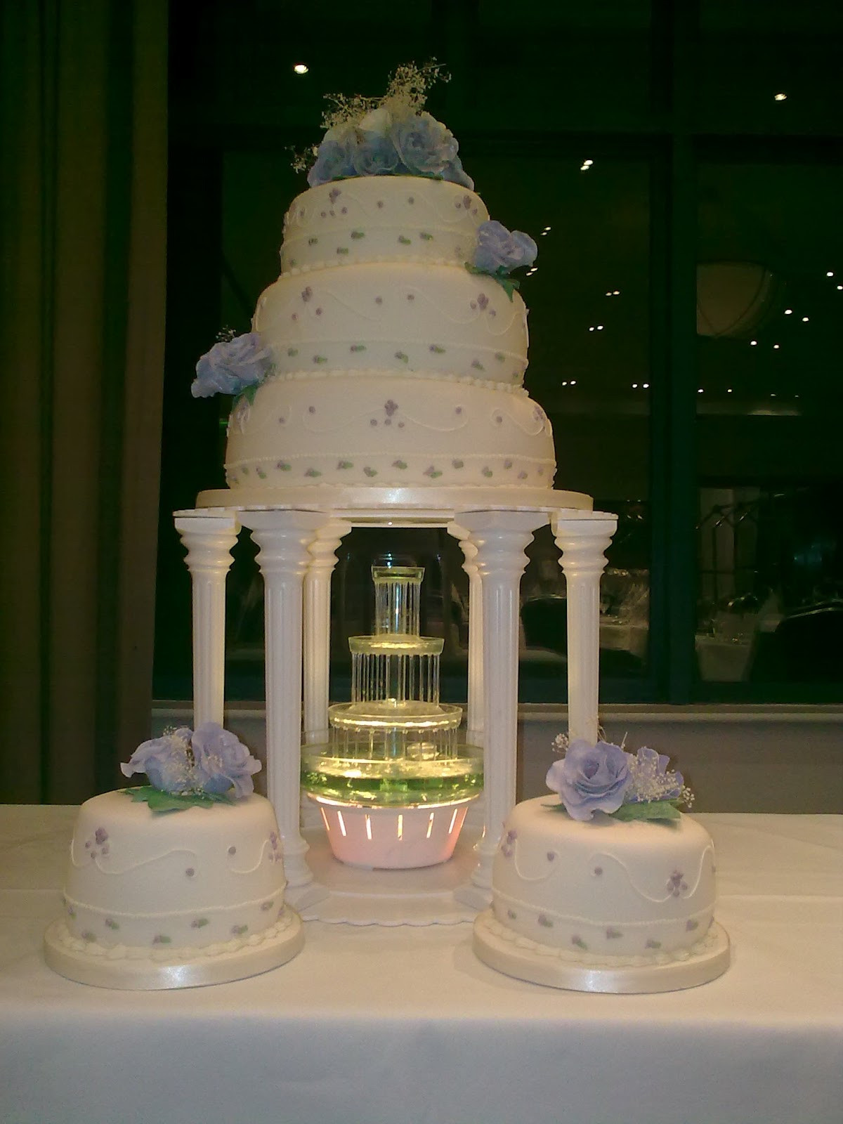 Wedding Cakes With Fountains
 Wedding Cakes With Fountains 2012