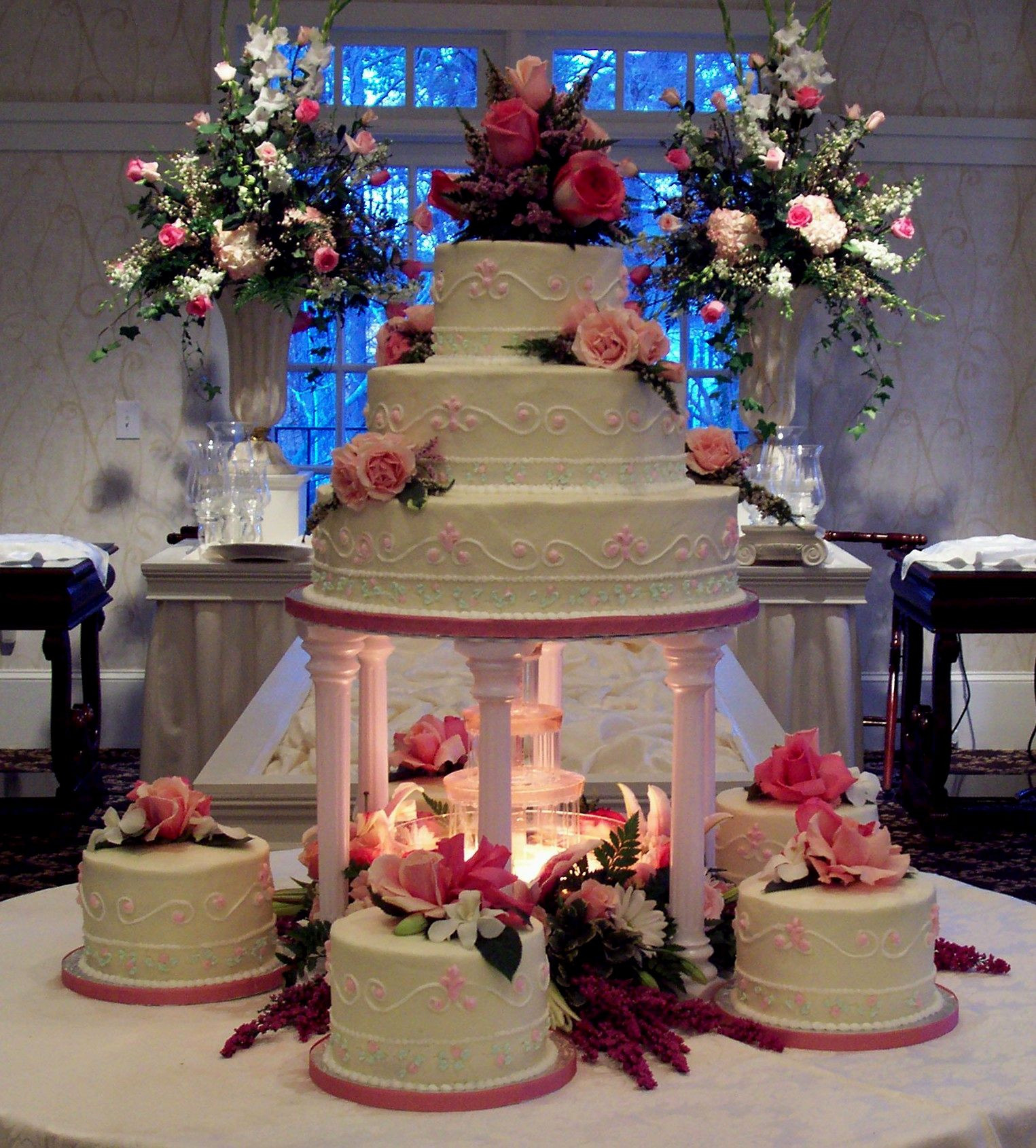 Wedding Cakes With Fountains And Lights
 Wedding Cakes with Lights
