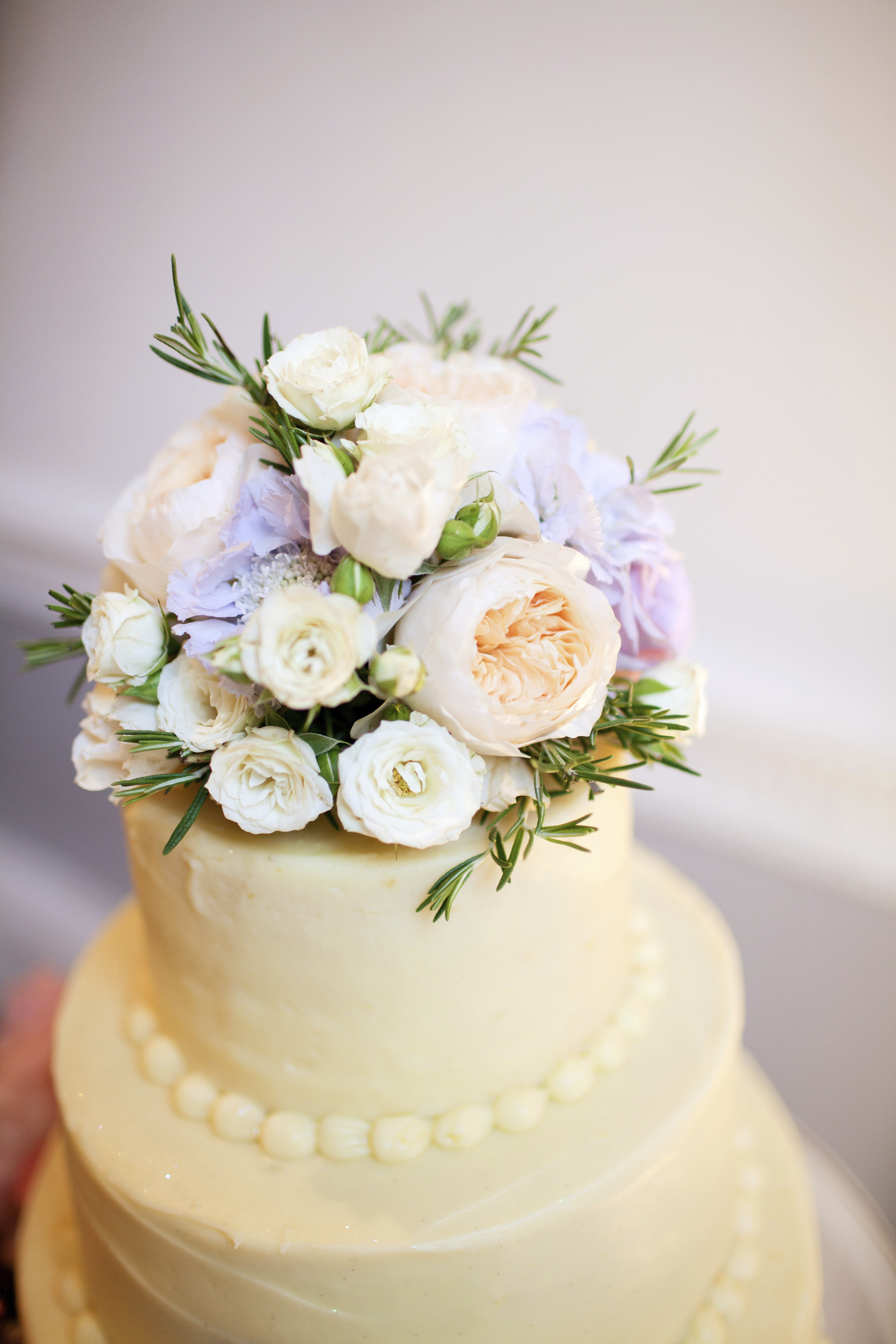 Wedding Cakes With Fresh Flowers
 Best Ways to Use Fresh Flowers on your Wedding Cake
