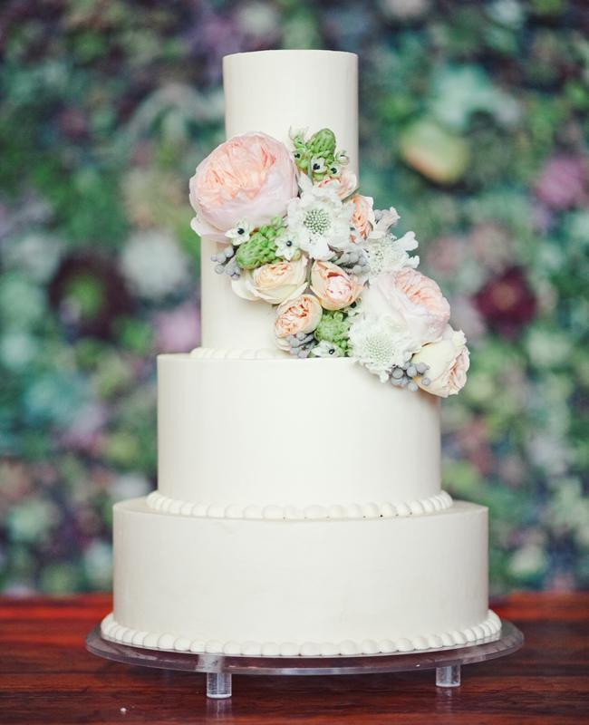 Wedding Cakes With Fresh Flowers
 Feast Your Eyes on These 15 Fresh Flower Wedding Cakes