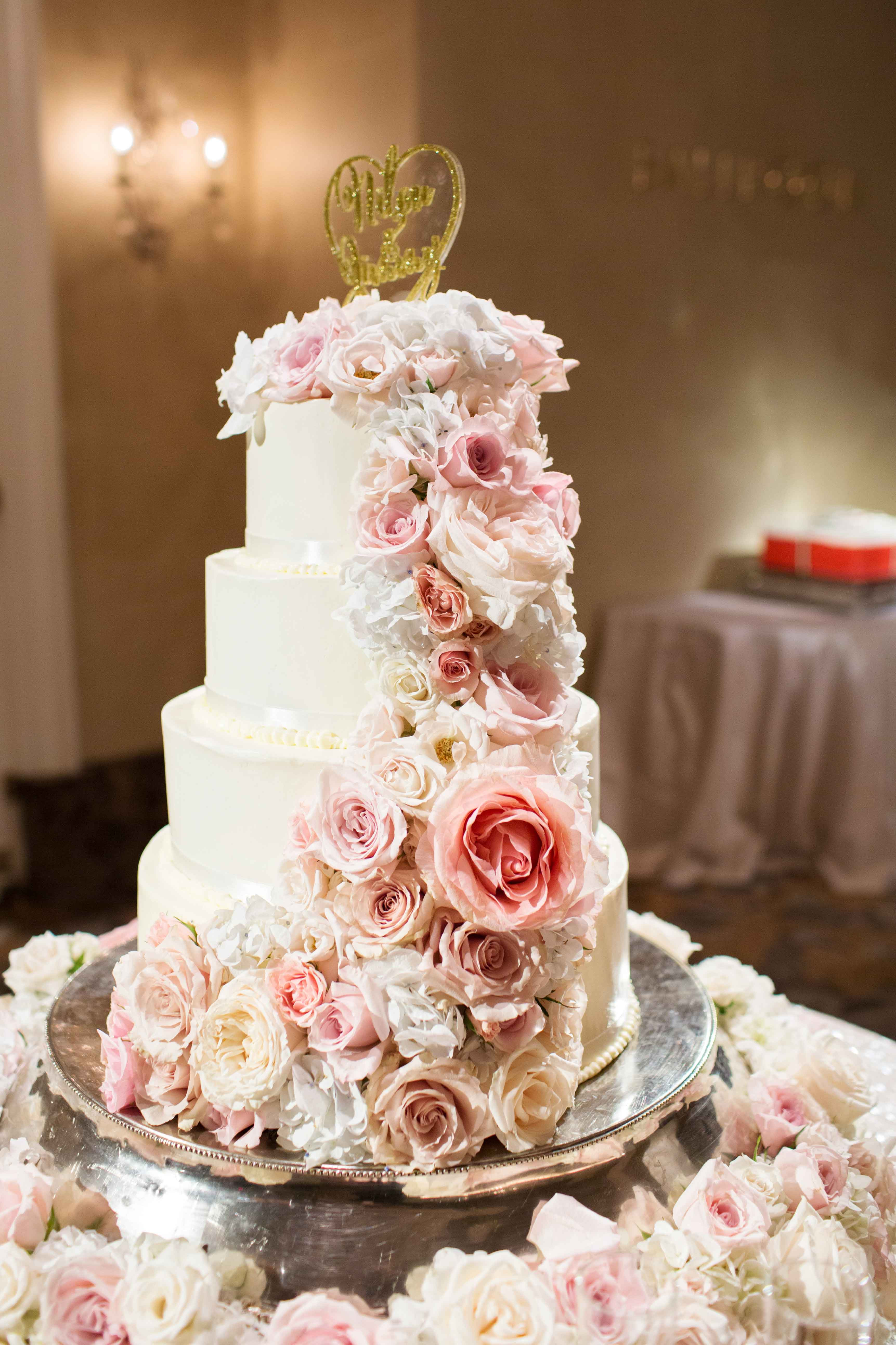 Wedding Cakes With Fresh Flowers Tips
 10 Wedding Cakes with Fresh Flowers Inside Weddings