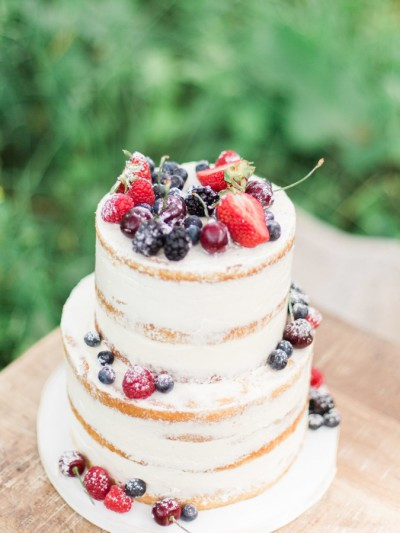 Wedding Cakes With Fruit
 15 Beautifully Simple Wedding Cakes