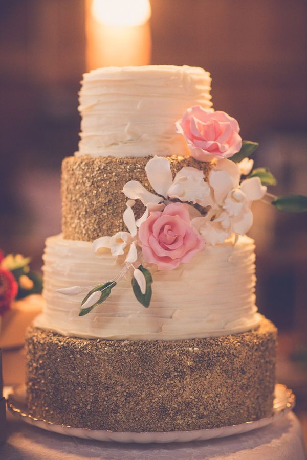 Wedding Cakes With Gold Accents
 Wedding cake with gold accents