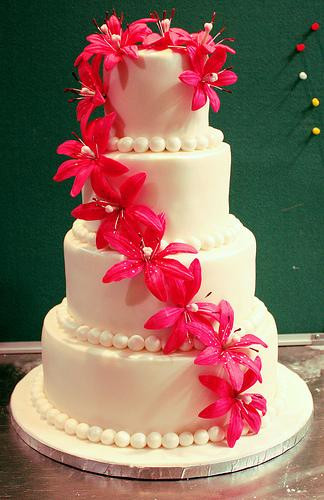 Wedding Cakes With Lilies
 Calla Lily Wedding Flowers Arabia Weddings