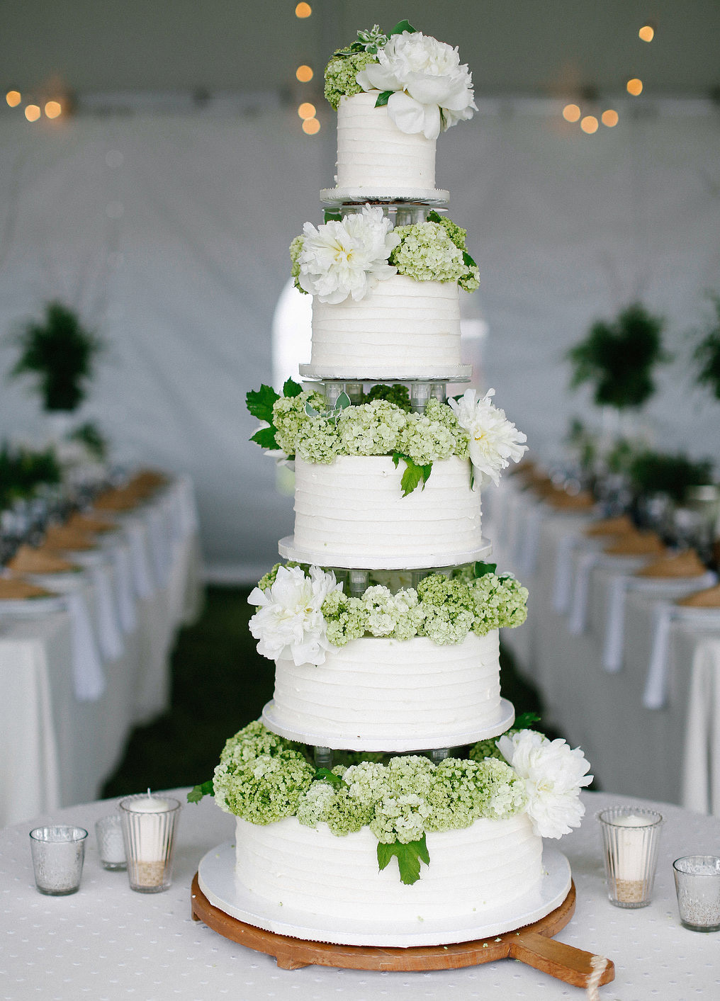 Wedding Cakes With Real Flowers
 Wedding cake real flowers idea in 2017