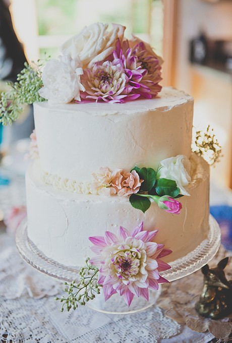 Wedding Cakes With Real Flowers
 White Buttercream Wedding Cake with Fresh Flowers