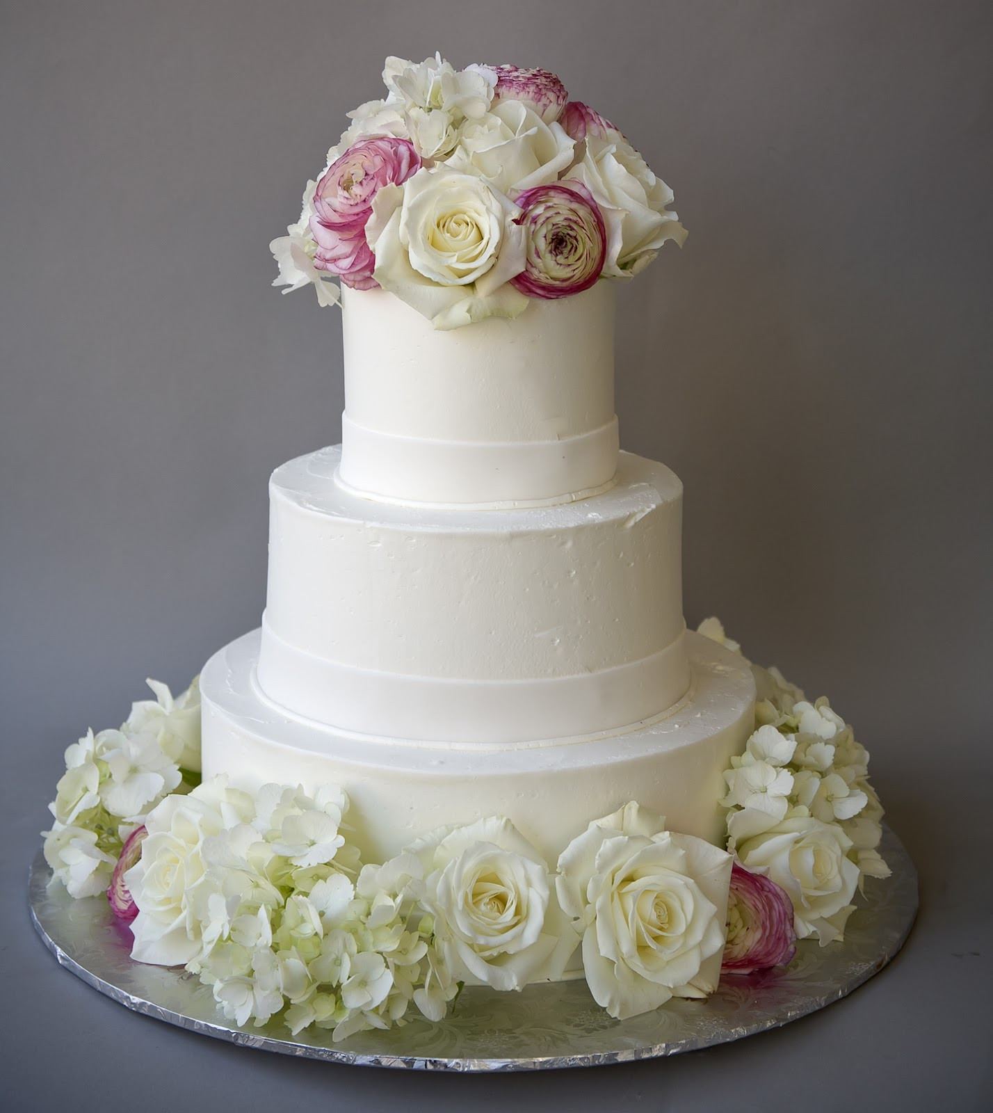 Wedding Cakes With Real Flowers
 Real flowers on wedding cake idea in 2017