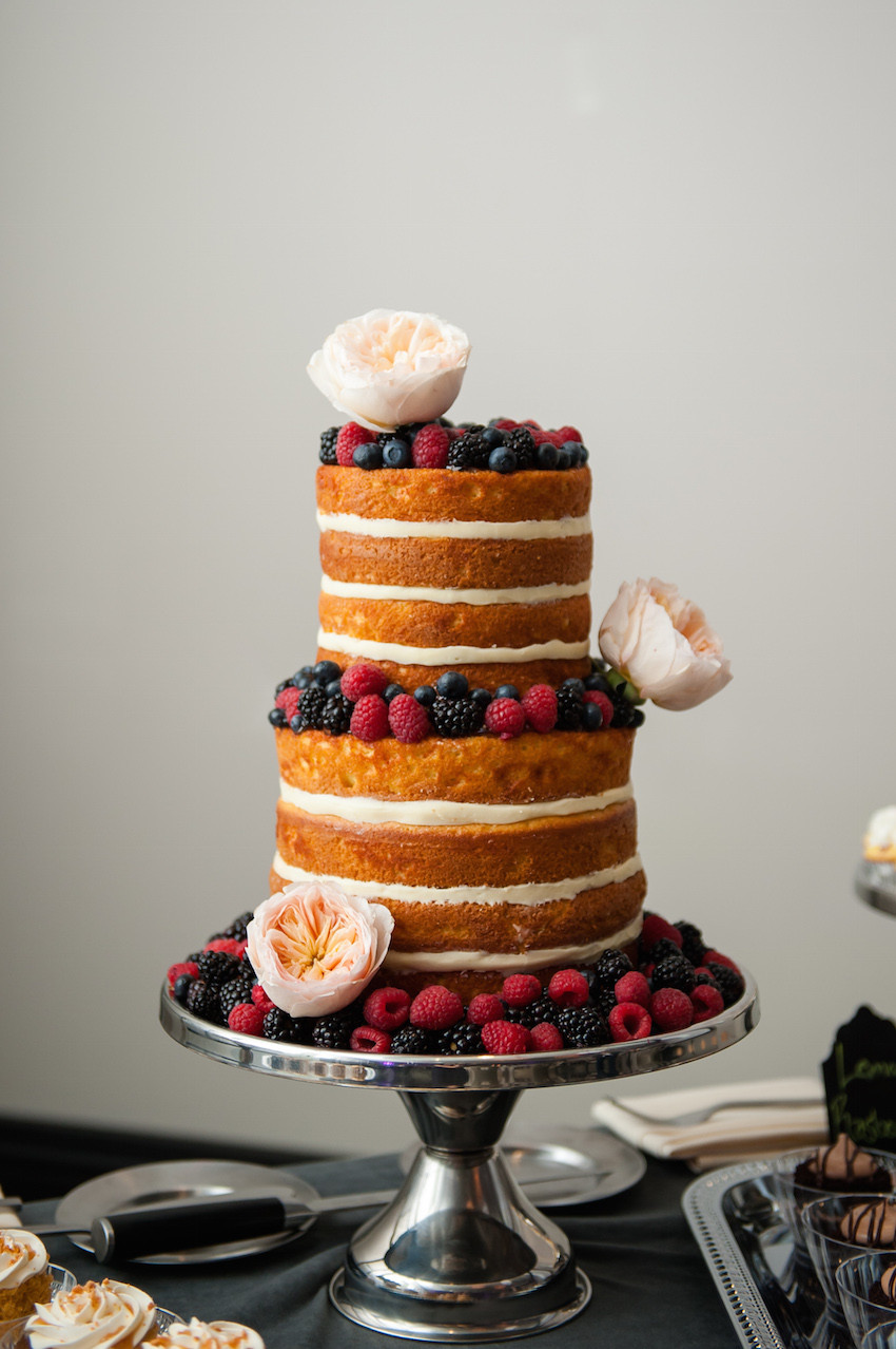 Wedding Cakes Without Frosting
 Get the Look of Penn Badgley & Domino Kirke s Naked Cake