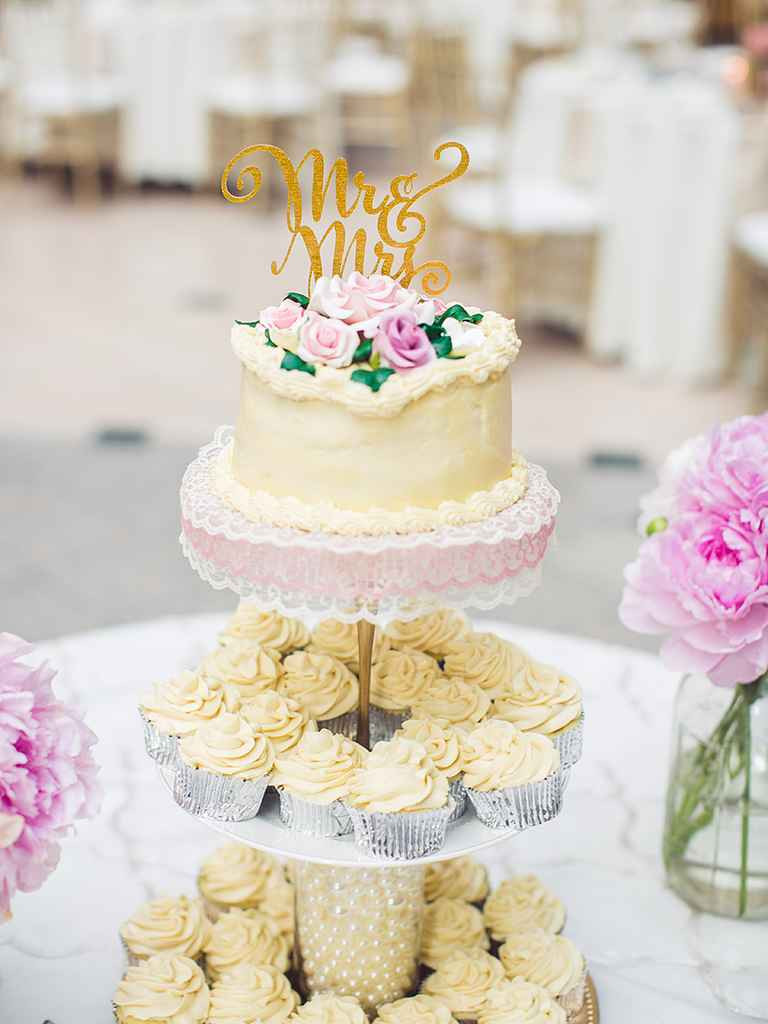 Wedding Cupcake Cakes Designs
 16 Wedding Cake Ideas With Cupcakes