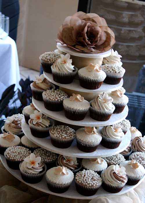 Wedding Cupcake Cakes Designs
 Cupcakes and Cardigans Wedding Cupcakes Cupcakes