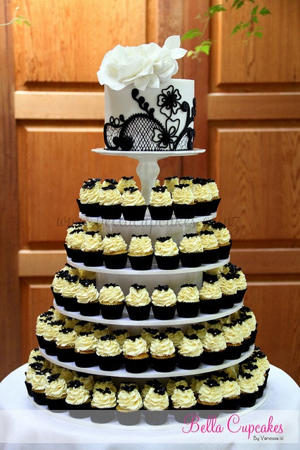 Wedding Cupcakes Towers
 Black & white mini cupcake tower