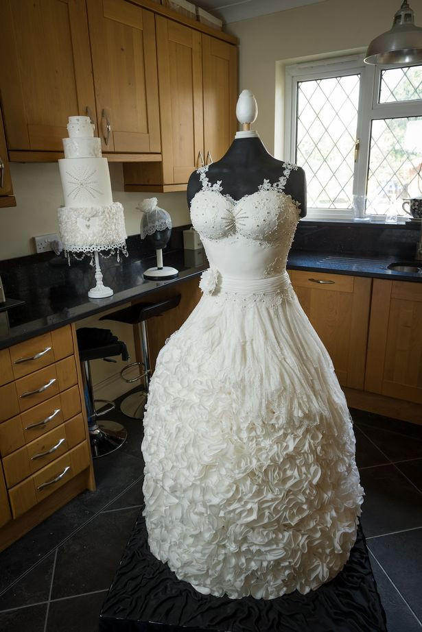 Wedding Dress Cakes
 Beautiful Wedding Dress Made Out Cake Goes Viral