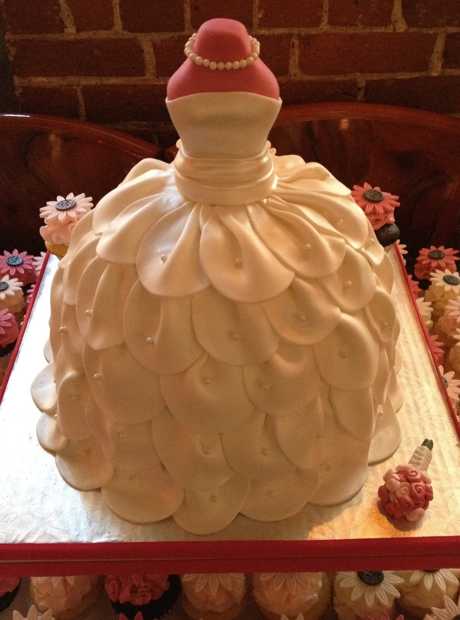 Wedding Dress Cakes
 Bridal Shower Wedding Dress Cake With Cupcakes