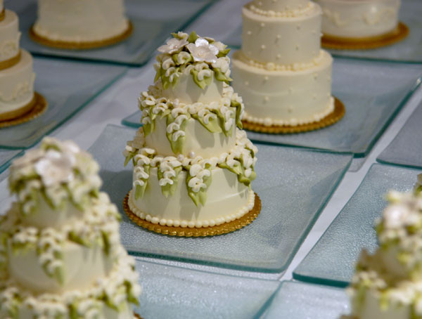 Wedding Miniature Cakes
 The Awesometastic Bridal Blog Mini Wedding Cakes