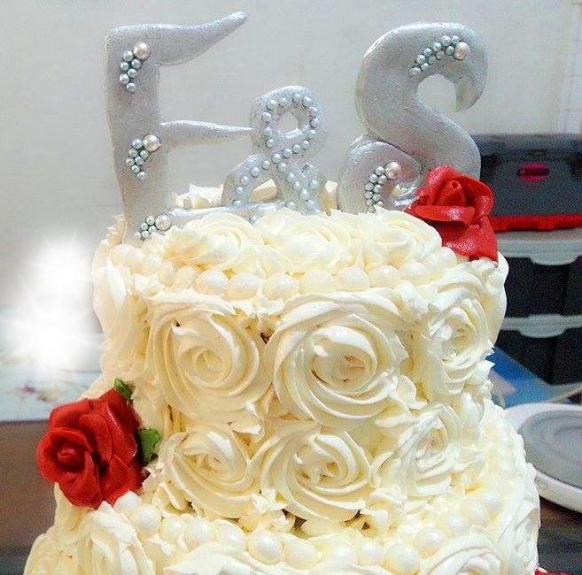 Whipped Icing Wedding Cakes
 Roses Wedding Cake Cake Decorating munity Cakes We Bake