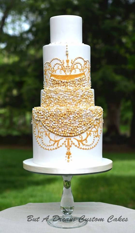 White And Gold Wedding Cake
 30 Gold Wedding Cake Ideas that Sweeten Your Big Day