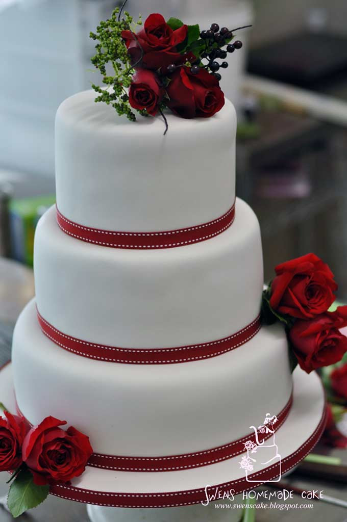 White And Red Wedding Cakes
 Red and white wedding cakes idea in 2017