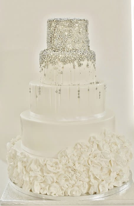 White And Silver Wedding Cakes
 White silver wedding cake Cake by Sannas tårtor CakesDecor