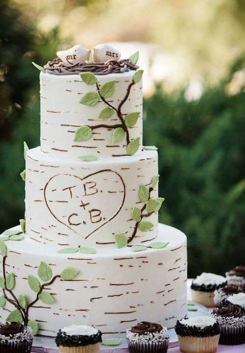 White Birch Wedding Cake
 30 Rustic Birch Tree Wedding Ideas