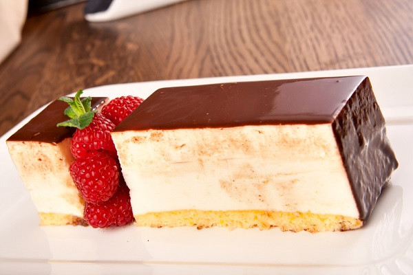 White Chocolate Raspberry Wedding Cake
 8 Most Popular Wedding Cake Flavors of 2014