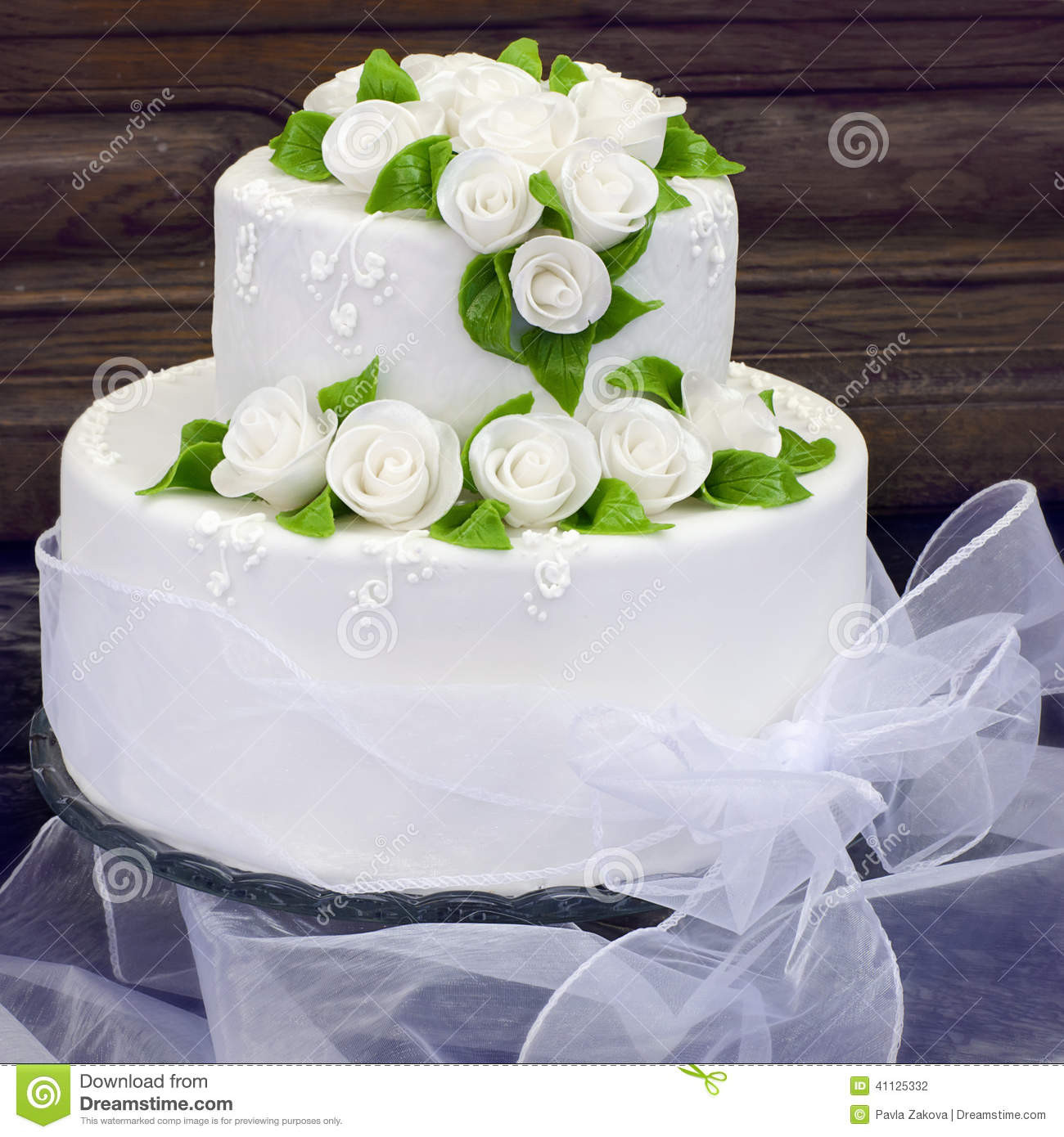 White Wedding Cake Frosting
 Wedding Cake Stock Image