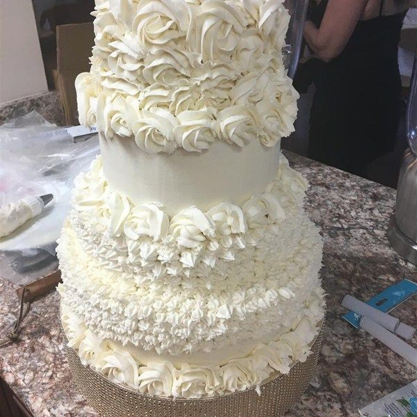 White Wedding Cake Frosting Recipes
 white almond wedding cake frosting