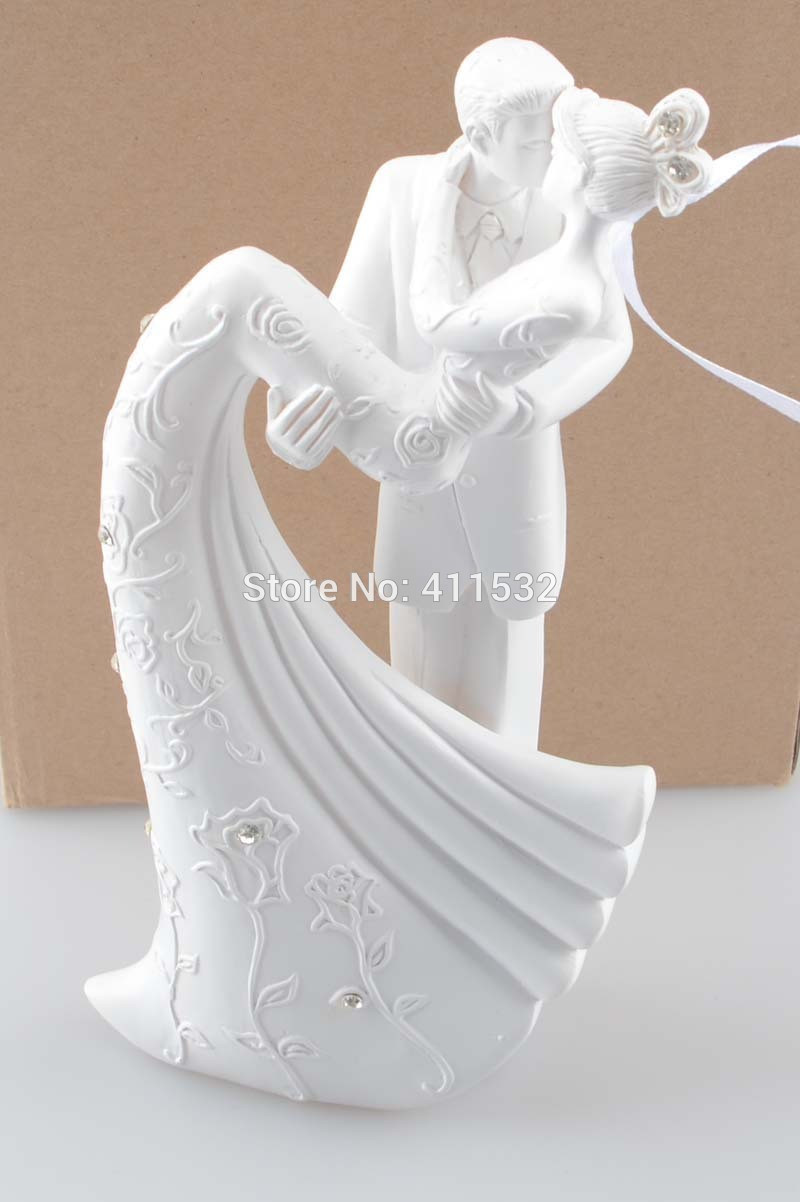 White Wedding Cake Topper
 Bride And Groom Resin White Wedding Cake Topper Cake Stand