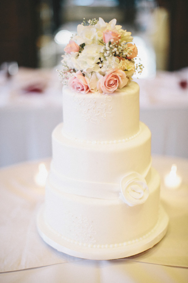 White Wedding Cake Topper
 Fresh Flowers on Wedding Cake Archives Mother of the Bride