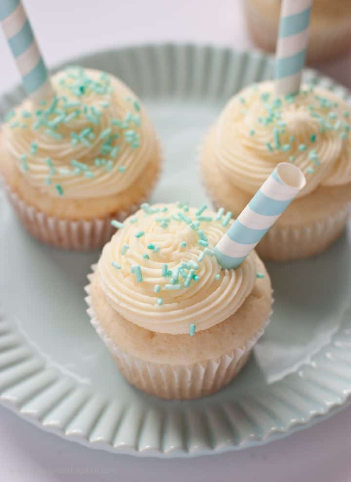 White Wedding Cupcakes
 White Wedding Cupcakes with Buttercream Frosting