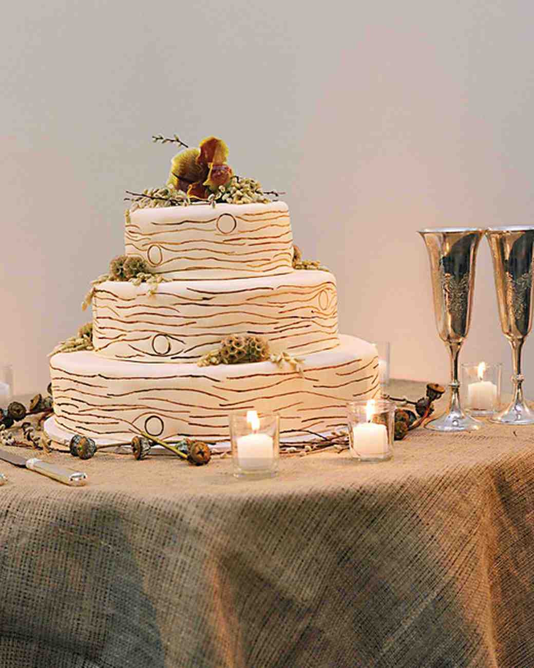 Woodsy Wedding Cakes
 Best fall wedding decoration ideas on a bud in 2017