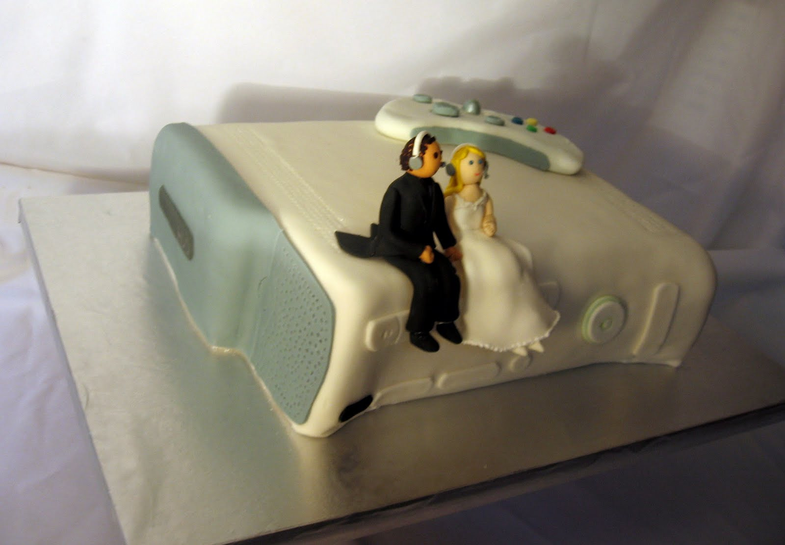 Xbox Wedding Cakes
 Cake Fiction XBox 360 Groom s Cake