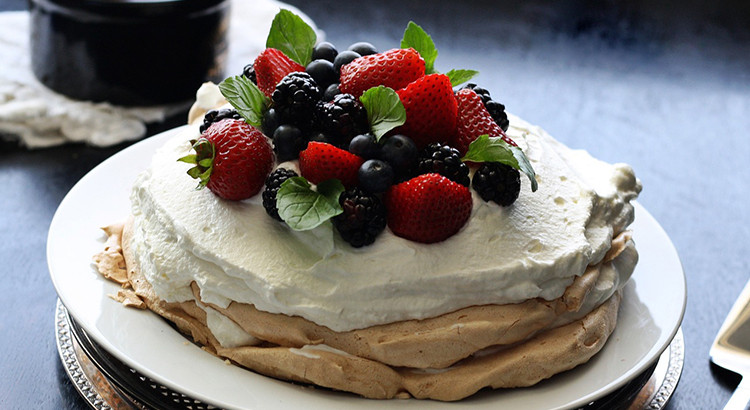 Australian Christmas Desserts
 An Australian Christmas Dessert Pavlova Kitchen