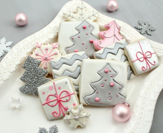 Beautiful Christmas Cookies
 Beautiful cookies begin with Royal Icing Five Little La s