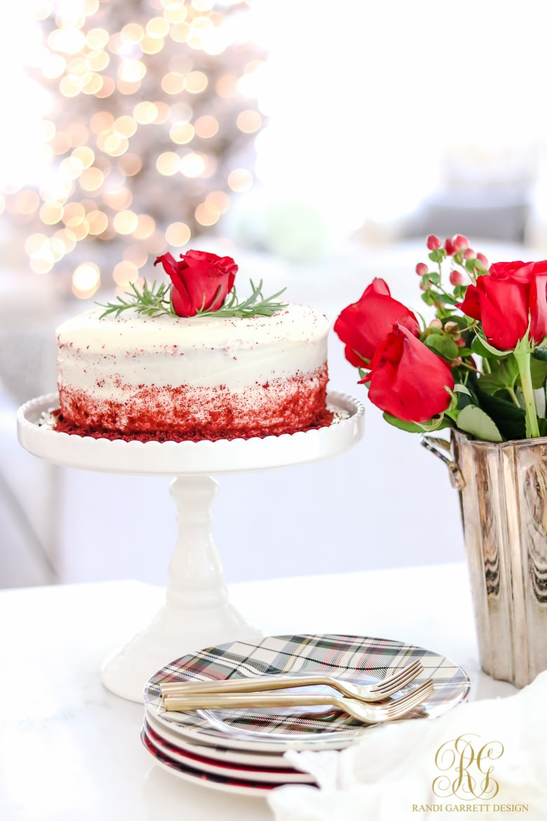 Beautiful Christmas Desserts
 Holiday Table Settings White Roses and Magnolia Leaves