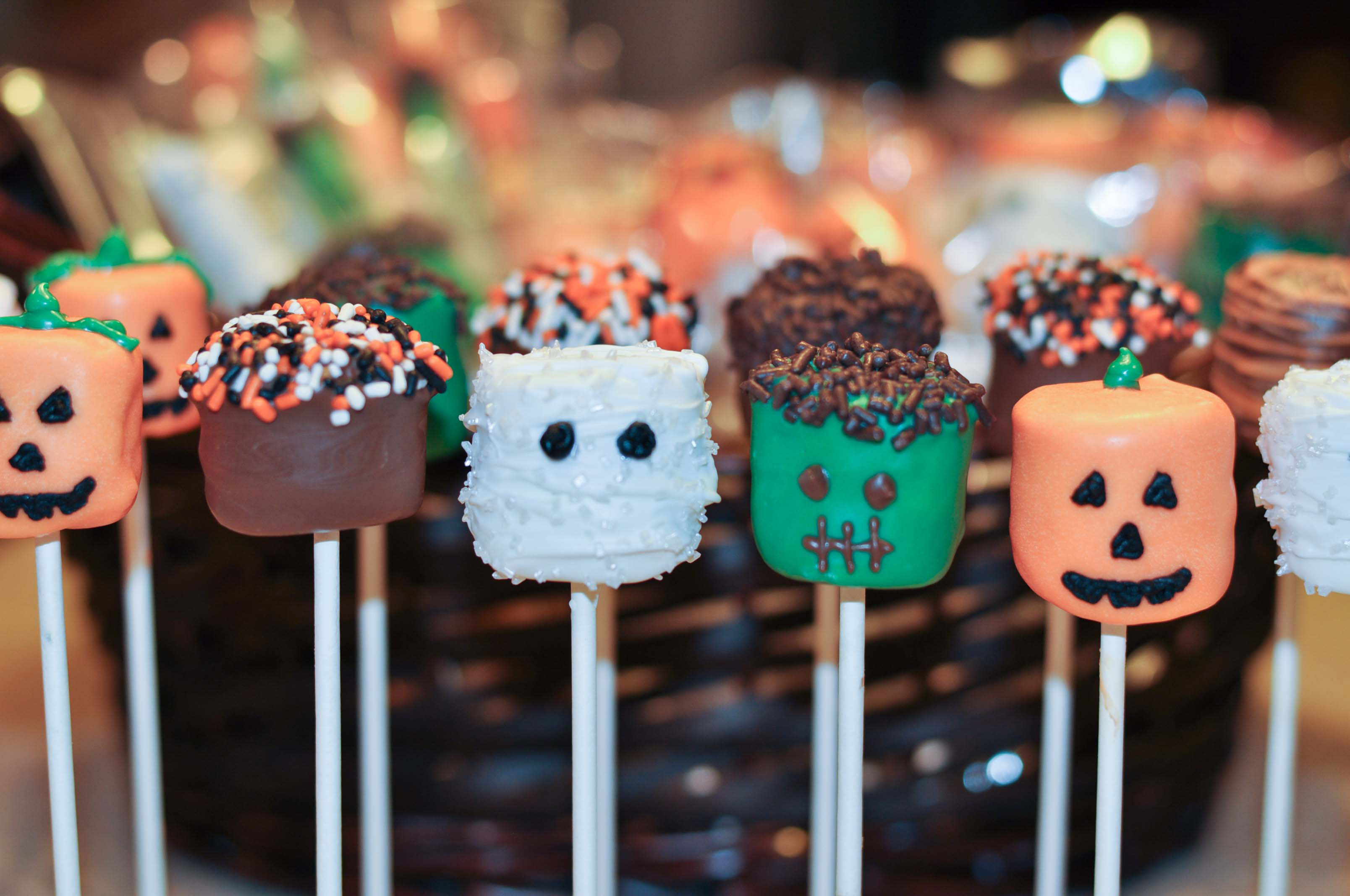 Cakes Pops Halloween
 10 Halloween Recipes Mommy s Fabulous Finds